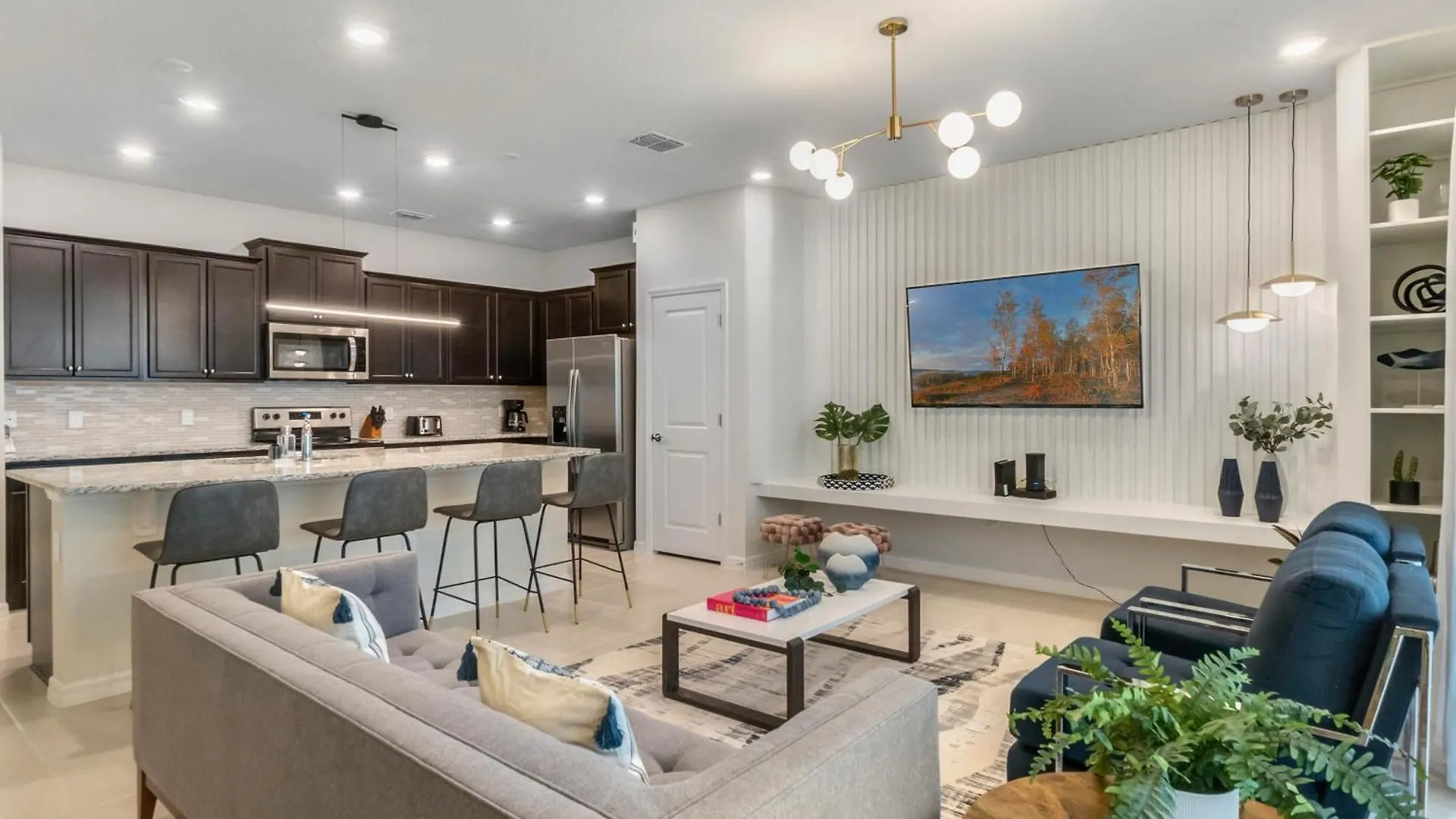 5 Bedroom-4 Bathroom Windsor Island 112 Jw Davenport 0*,  United States