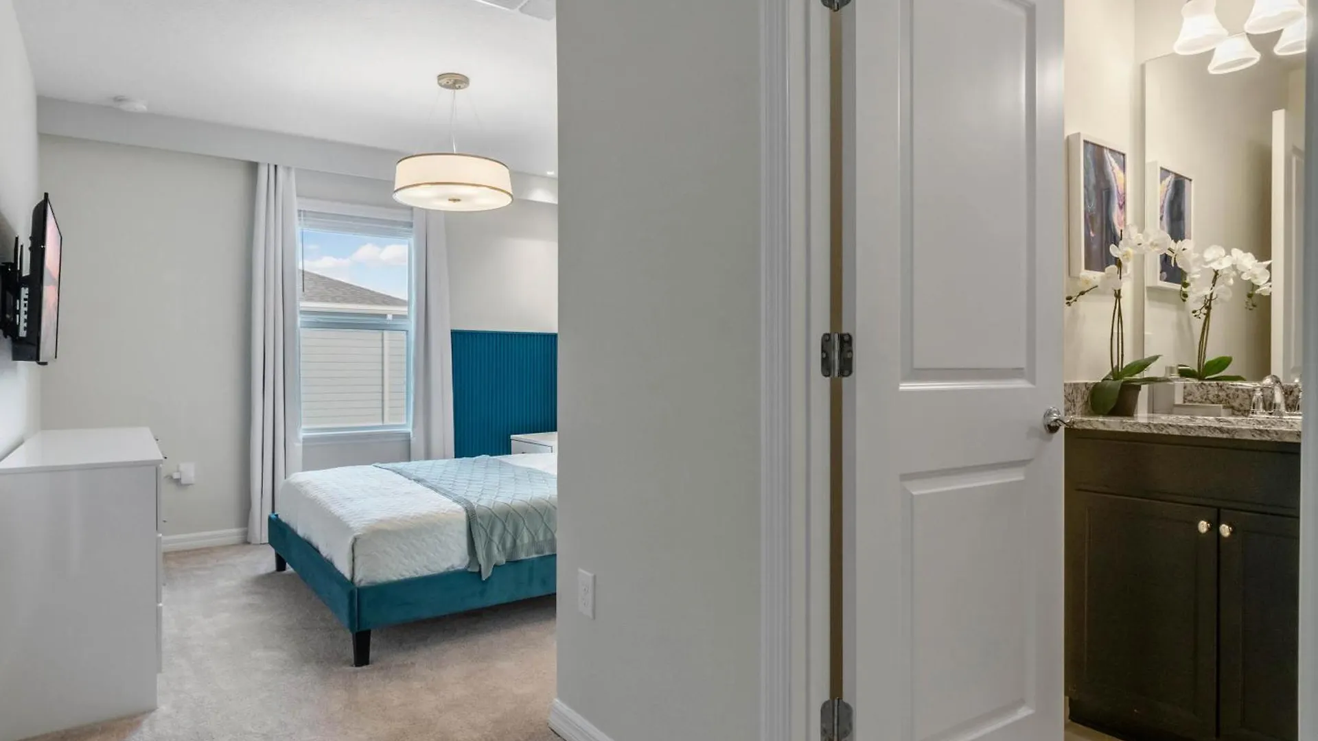5 Bedroom-4 Bathroom Windsor Island 112 Jw Davenport 0*,